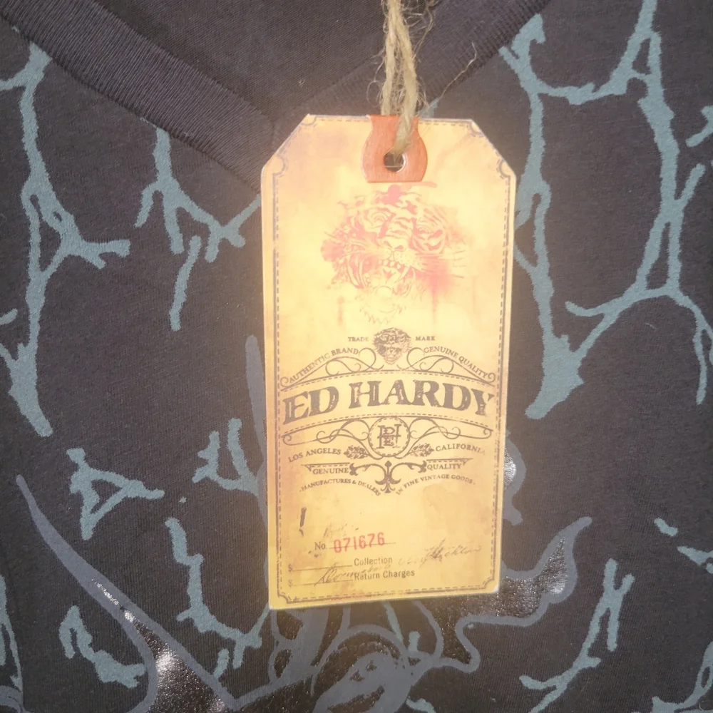 Ed Hardy Women's Long Sleeve Top Size Large  MADE IN USA - Picture 3 of 10